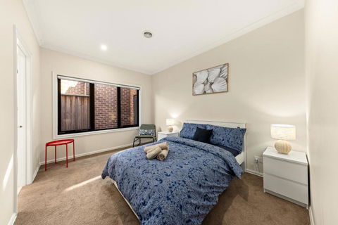 Entire Great Place Keysborough - Accommodation VIC 3