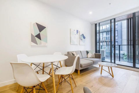 Executive Comfort Living Near La Trobe & RMIT Uni - Accommodation VIC 1