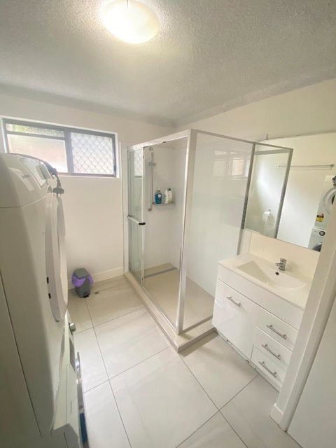 Fabulous Canal-front Unit In Mooloolaba - Accommodation VIC 2
