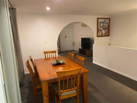 FAMILY 3-bedroom Everton Hills Apartment - Accommodation VIC 0