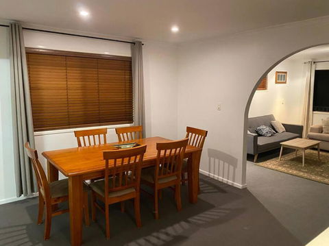 FAMILY 3-bedroom Everton Hills Apartment - Accommodation VIC 1