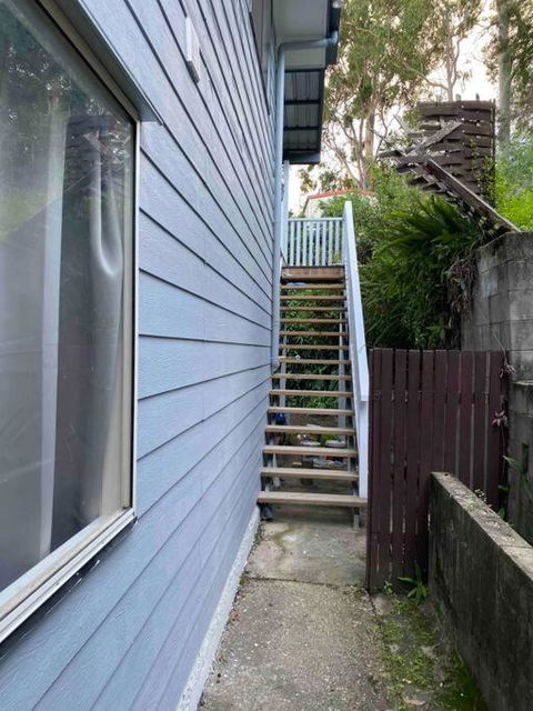 FAMILY 3-bedroom Everton Hills Apartment - Accommodation VIC 2