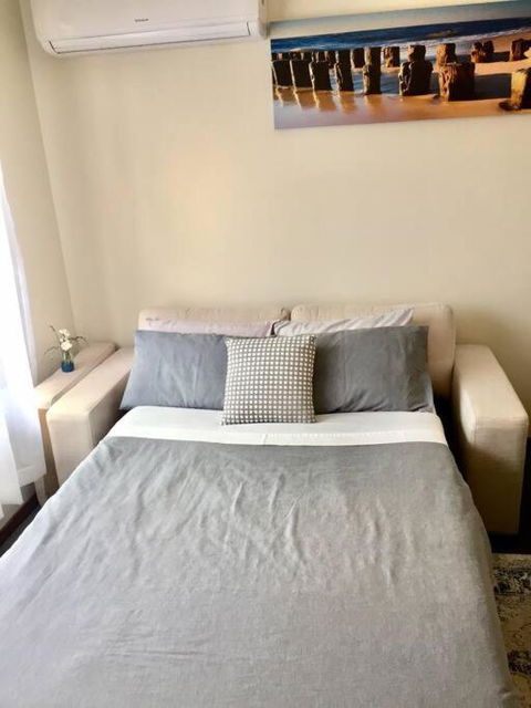 FERNLY BFast, WiFi Nflx AC Walk2Pizza Liquor Deli, - Accommodation VIC 1