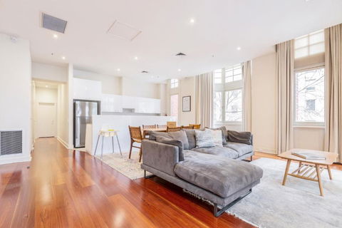 Fabulous Collins Street Luxury 2 BR Apartment - Accommodation VIC 4