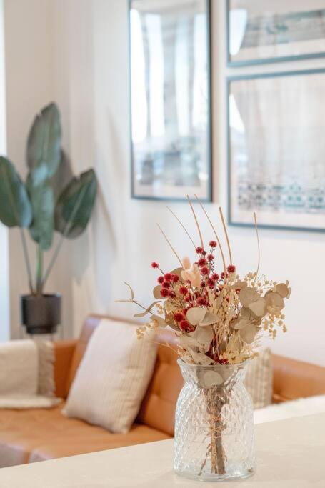 FV Peppers 2BR 2BA W Parking, Shared Spa, Gym, Pool - Accommodation VIC 2