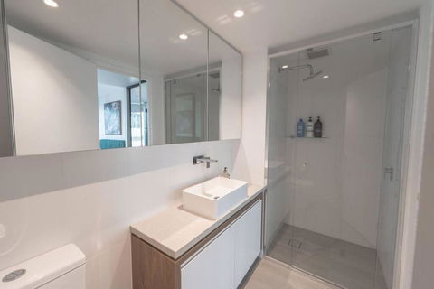 FV Peppers 2BR 2BA W Parking, Shared Spa, Gym, Pool - Accommodation VIC 3