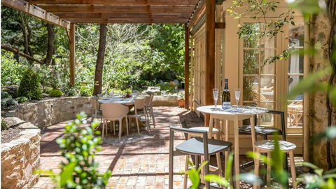 FROGWELL HOLLOW Immerse Into An Idyllic Fairytale - Accommodation VIC 3