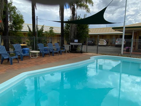Golden West Motor Inn - Accommodation VIC 1