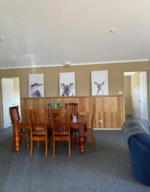 Great Lakes Wilderness Three Bedroom Home - Accommodation VIC 1