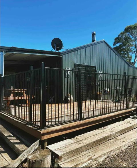 Great Lakes Wilderness Three Bedroom Home - Accommodation VIC 3
