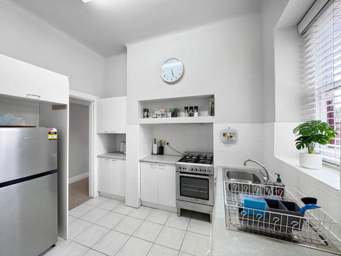 Ground Floor Apartment, 250 Metres To The Beach - Accommodation VIC 4