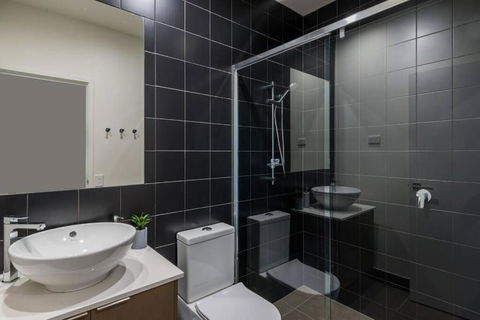 H6B - Round About Bulimba - Accommodation VIC 4