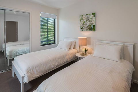 H6B - Round About Bulimba - Accommodation VIC 3