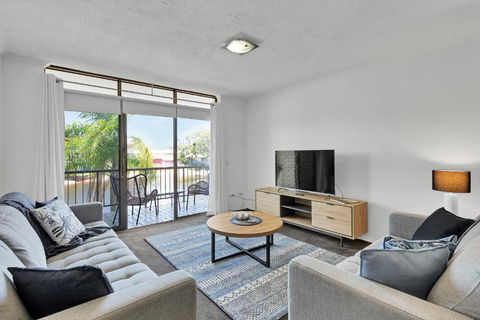 HACIENDA- CANAL VIEWS AND COMFORT - Accommodation VIC 2