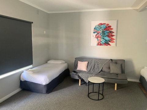 Hello Adelaide Motel And Apartments - Accommodation VIC 2