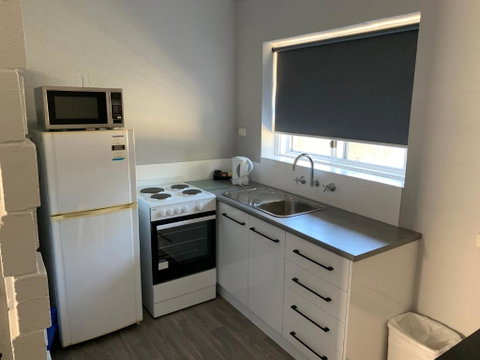 Hello Adelaide Motel And Apartments - Accommodation VIC 3