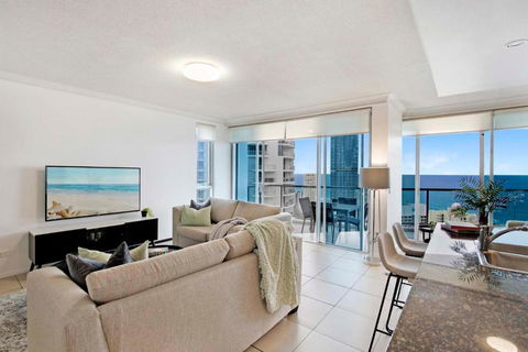 HIGH FLOOR GUARANTEE - 3 Bedroom Plus Study Apartments At Chevron Renaissance - Self Contained & Privately Managed - Wow Stay - Accommodation VIC 1
