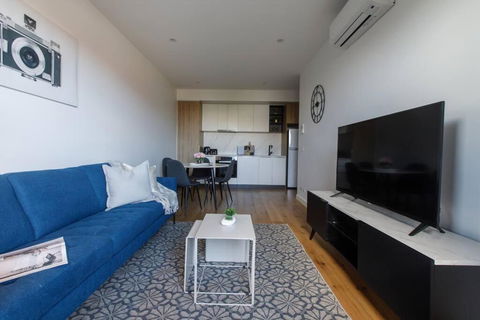 Heart Of Highett Apartment By Ready Set Host - Accommodation VIC 1