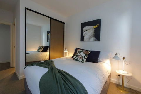 Heart Of Highett Apartment By Ready Set Host - Accommodation VIC 3