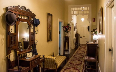 Heytesbury House - Accommodation VIC 3
