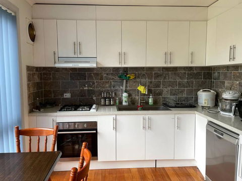 Home In Laverton 19 Minutes To Melbourne CBD - Accommodation VIC 3