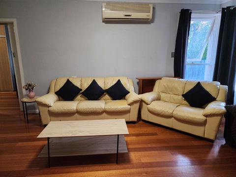 Homestay Near Dandenong Plaza - Accommodation VIC 2