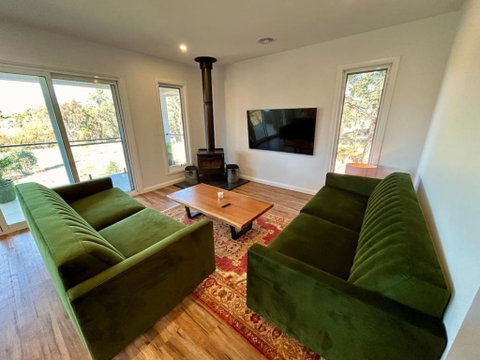 House On The Hill - Accommodation VIC 2