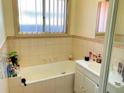 In The Heart Of Epping Shared House - Accommodation VIC 2