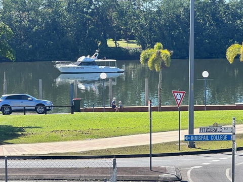 Innisfail Riverfront Motel - Accommodation VIC 1