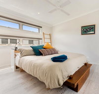Alice's Palace 2-minute walk to lifeguard patrolled surf beach - Accommodation VIC