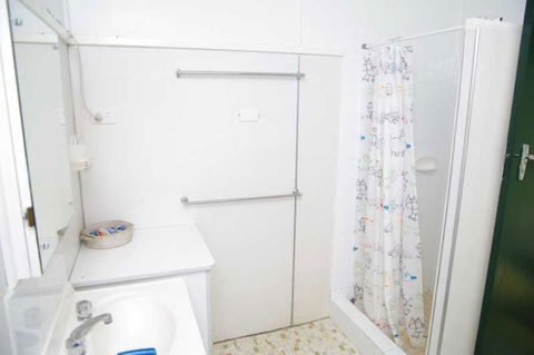 Almare, 7 Gowing Street - Accommodation VIC 3