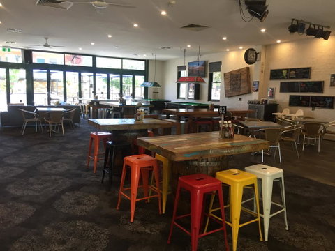 Alpine Hotel Bright - Accommodation VIC 1