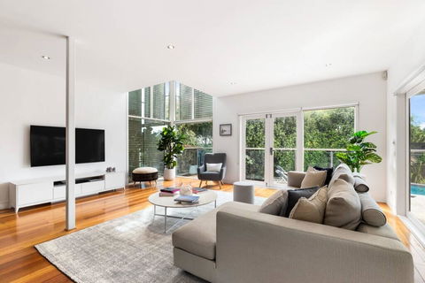 Amalfi Dream - Luxury Villa With Pool And Spa, Walk To Beach And Shops - Accommodation VIC 3