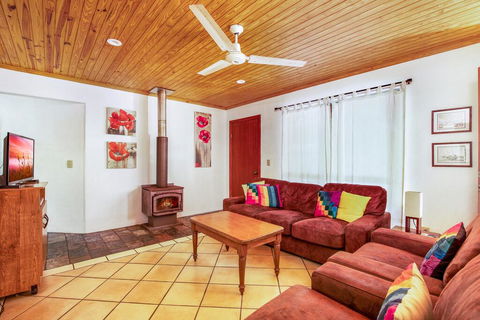 Amaroo - Rainbow Shores Room For Everyone And Walk To Beach - Accommodation VIC 2