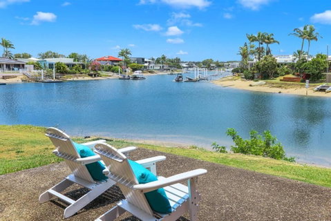 Amazing Modern Apartment On The Canal - Accommodation VIC 1