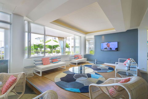 Amazing Ocean Views Resort Apartment - Accommodation VIC 3