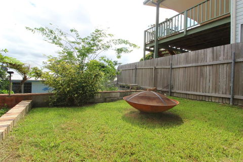 Amzaz, 15 Korogora Street - Accommodation VIC 3