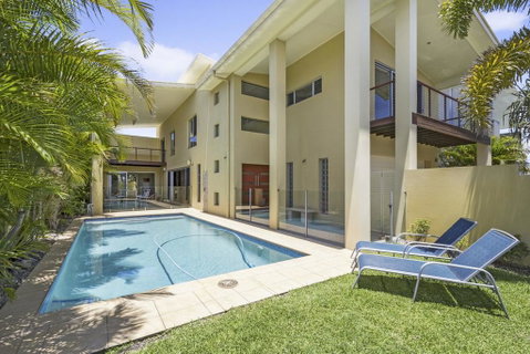 ANGOURIE HOUSE - SALT VILLAGE - Accommodation VIC 0