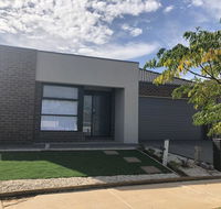 Apple House Tarneit North - Accommodation VIC
