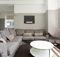 Apt - Sunny with Views - Accommodation VIC