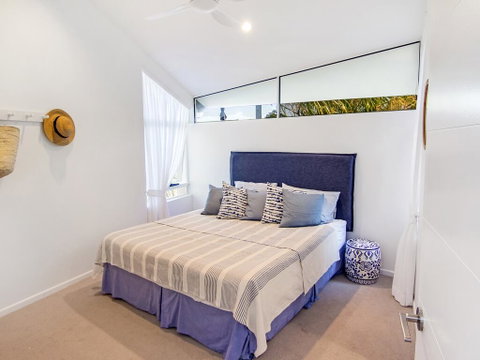 Aqua Promenade Beachfront Holiday Apartments - Accommodation VIC 3