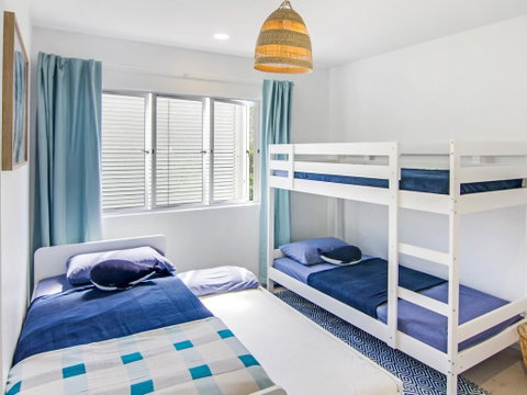 Aqua Promenade Beachfront Holiday Apartments - Accommodation VIC 2