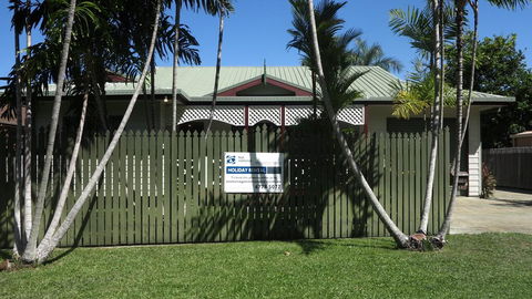 Arcadia Gardens 1/44 McCabe CRescent - Accommodation VIC 3