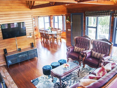 Artee House - A Bright Escape - Accommodation VIC 0