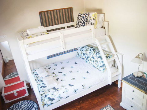 Artee House - A Bright Escape - Accommodation VIC 3