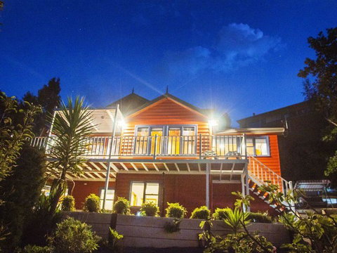Artee House - A Bright Escape - Accommodation VIC 2