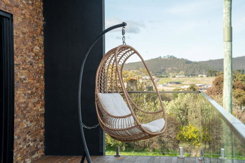 Luxurious Hobart Holiday Home With Stunning Bay Views - Affordable, Family-Friendly, And Stylish - Accommodation VIC 1