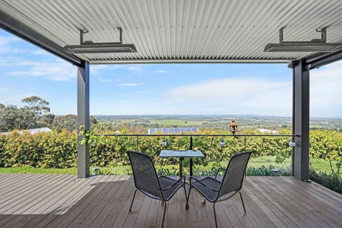 Luxury & Plush Lifestyle 5 Bedroom House In Mt Eliza - Accommodation VIC 1
