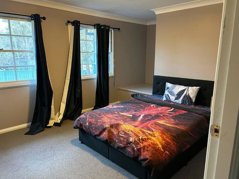 Luxury House 5 Bedrooms - Accommodation VIC 3