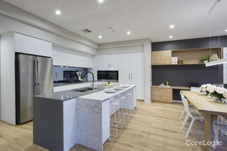 Luxury Bedrooms In A Resort Style Home - Accommodation VIC 3